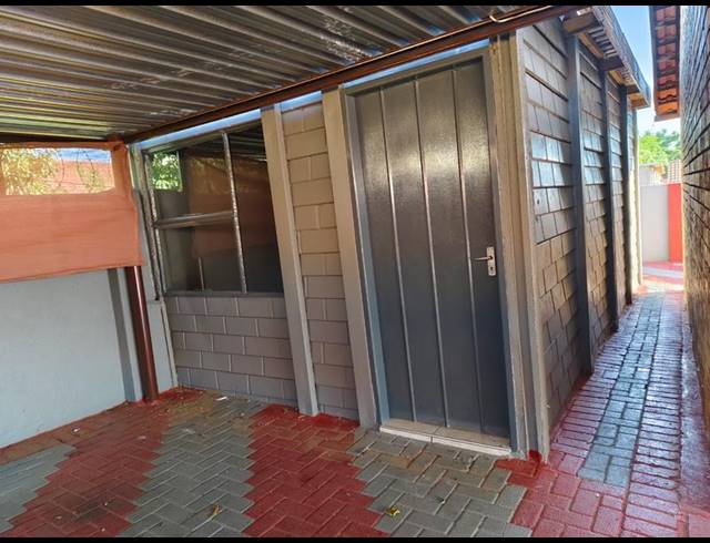 3 BEDROOM HOUSE FOR SALE IN GEELHOUTPARK